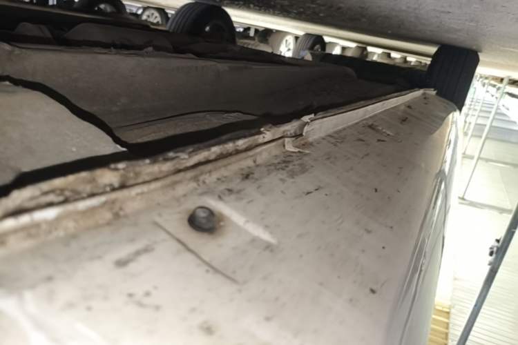 Used Geely Auto Emgrand 2019 Leading Edition 1.5L CVT Upward Asian Games Edition China VI Right Side Sill