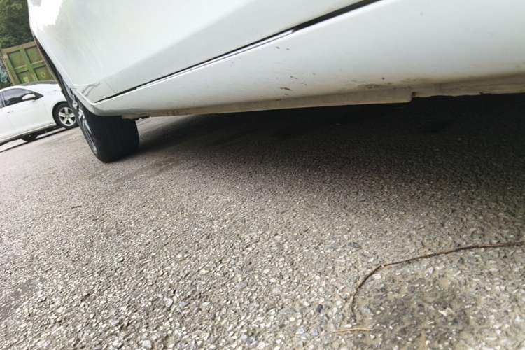 Used Geely Auto Emgrand 2019 Leading Edition 1.5L CVT Upward-Connected Model China VI Standard Right Side Sill