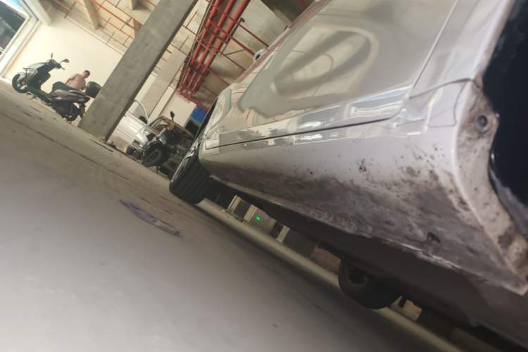 Used Geely Auto Emgrand 2019 Leading Edition 1.5L CVT Upward Asian Games Edition China VI Right Side Sill