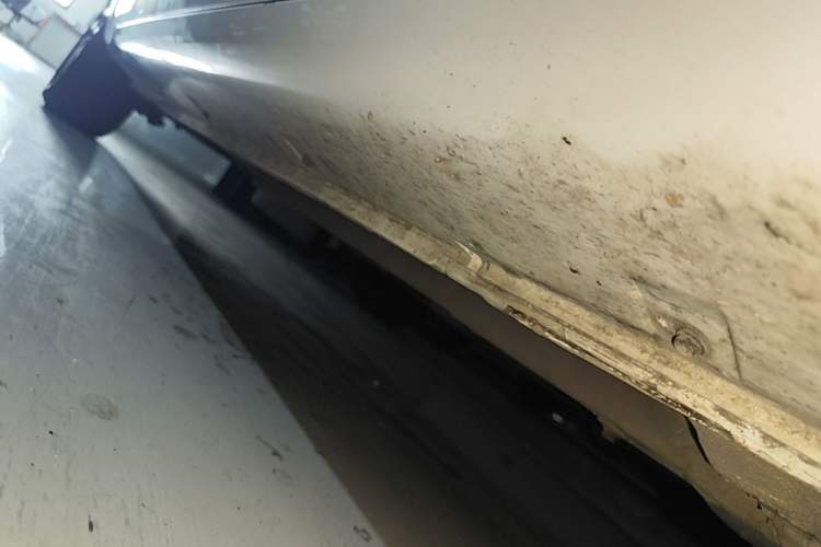 Used Geely Auto Emgrand 2019 Leading Edition 1.5L CVT Upward-Connected Model China VI Standard Right Side Sill