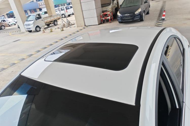 Used Geely Auto Emgrand 2019 Leading Edition 1.5L CVT Upward-Connected Model China VI Standard Roof