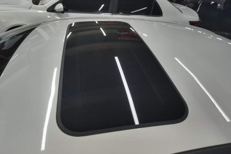 Used Geely Auto Emgrand 2019 Leading Edition 1.5L CVT Upward-Connected Model China VI Standard Roof