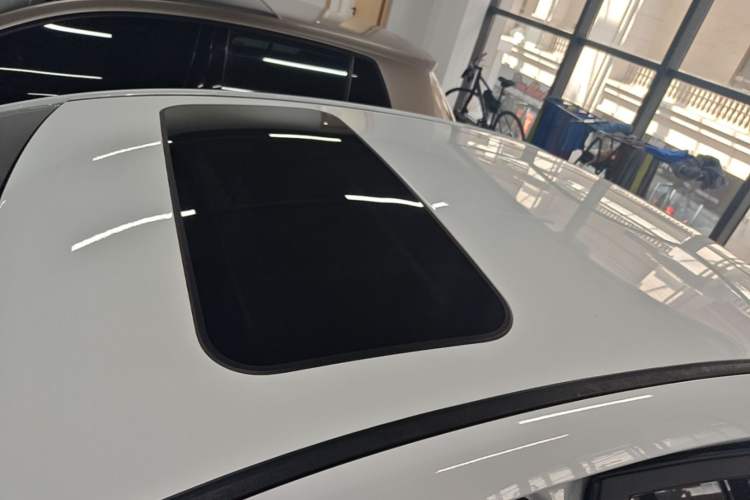 Used Geely Auto Emgrand 2019 Leading Edition 1.5L CVT Upward Asian Games Edition China VI Roof