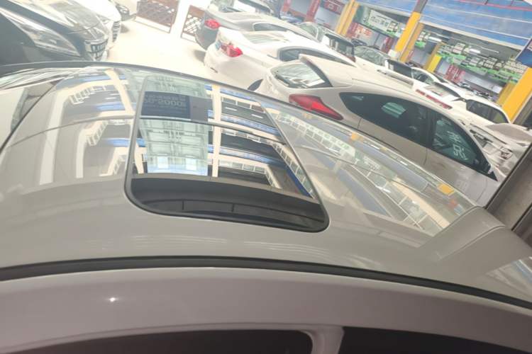 Used Geely Auto Emgrand 2019 Leading Edition 1.5L CVT Upward Asian Games Edition China VI Roof