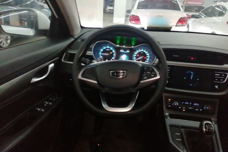Used Geely Auto Emgrand 2019 Leading Edition 1.5L Manual Luxury Model China VI Standard Steering Wheel