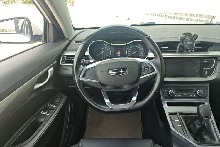 Used Geely Auto Emgrand 2019 Leading Edition 1.5L Manual Luxury Model China VI Standard Steering Wheel