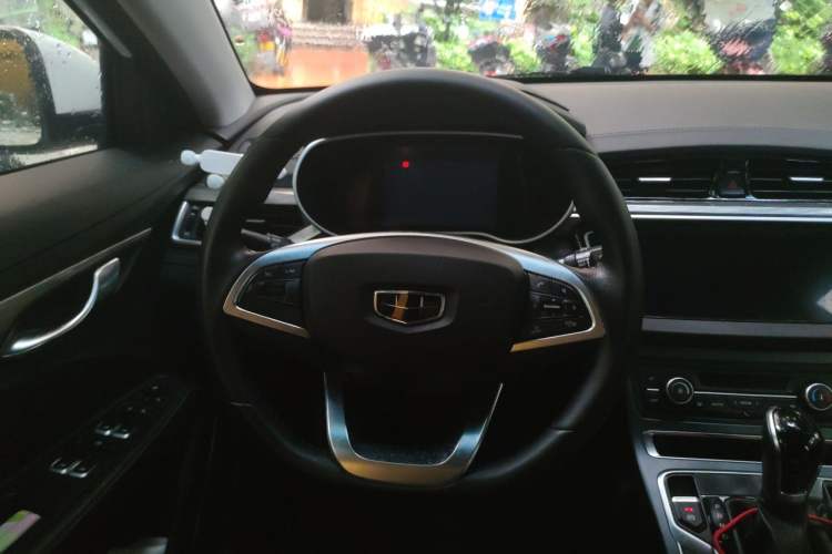 Used Geely Auto Emgrand 2019 Leading Edition 1.5L CVT Upward-Connected Model China VI Standard Steering Wheel