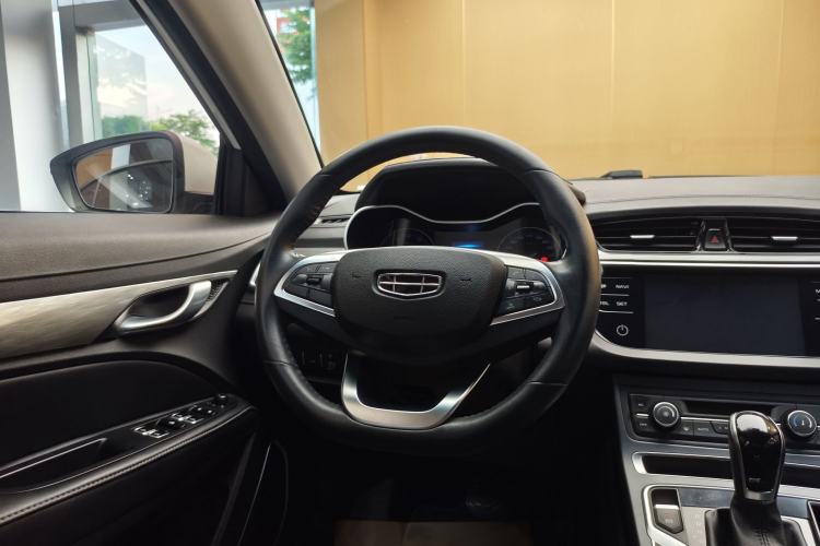 Used Geely Auto Emgrand 2019 Leading Edition 1.5L CVT Luxury Model China VI Standard Steering Wheel