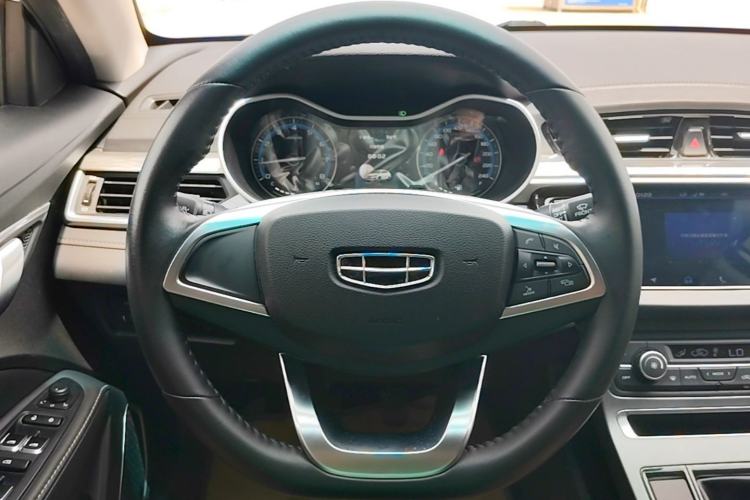 Used Geely Auto Emgrand 2019 Leading Edition 1.5L Manual Luxury Model China VI Standard Steering Wheel