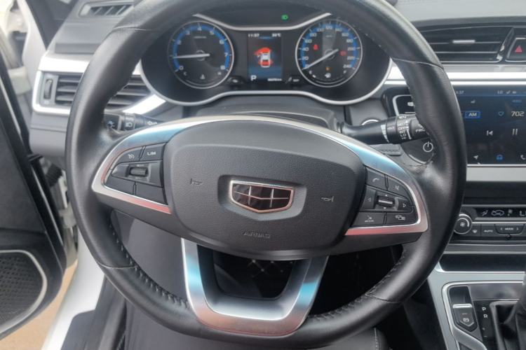Used Geely Auto Emgrand 2019 Leading Edition 1.5L CVT Luxury Model China VI Standard Steering Wheel