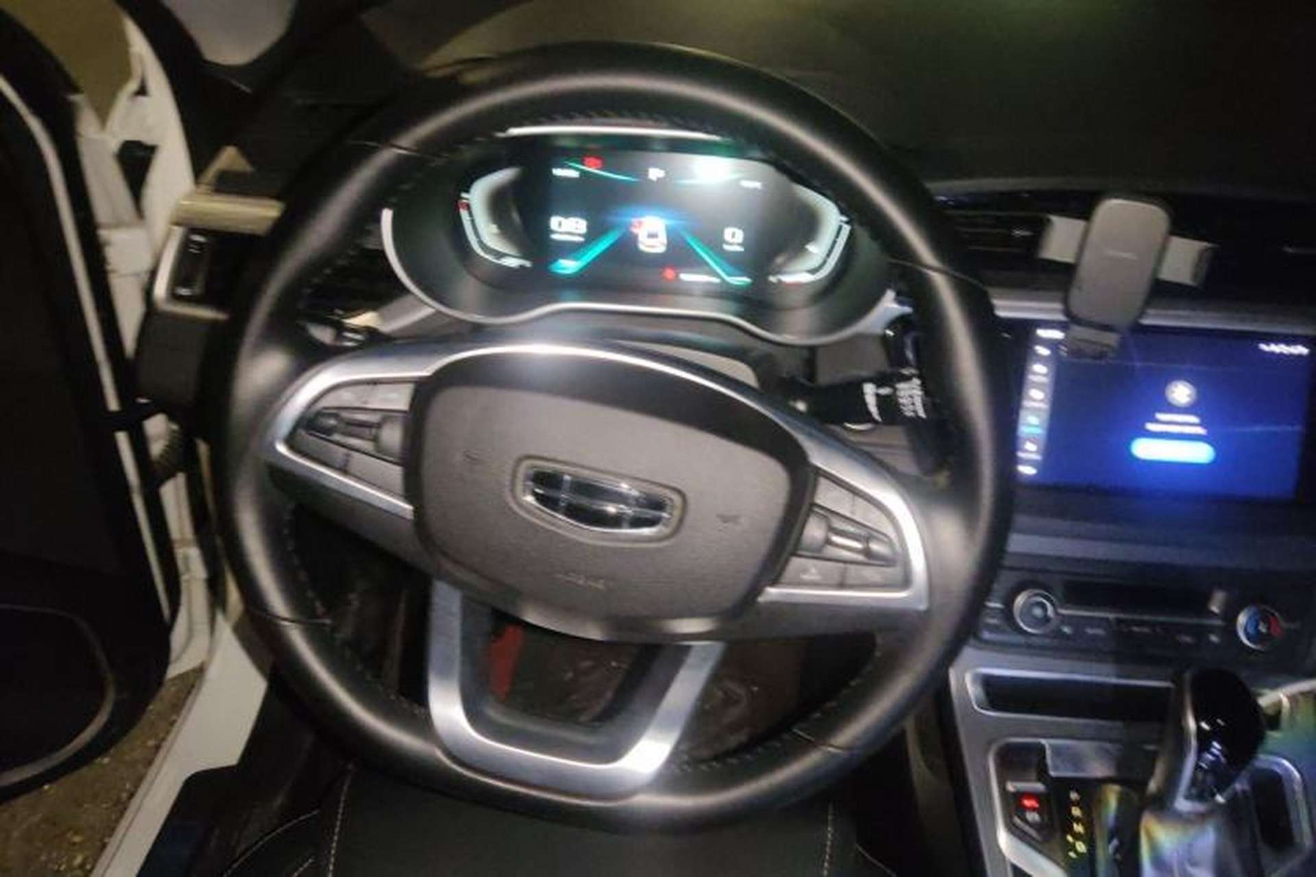 Used Geely Auto Emgrand 2019 Leading Edition 1.5L CVT Upward-Connected Model China VI Standard Steering Wheel