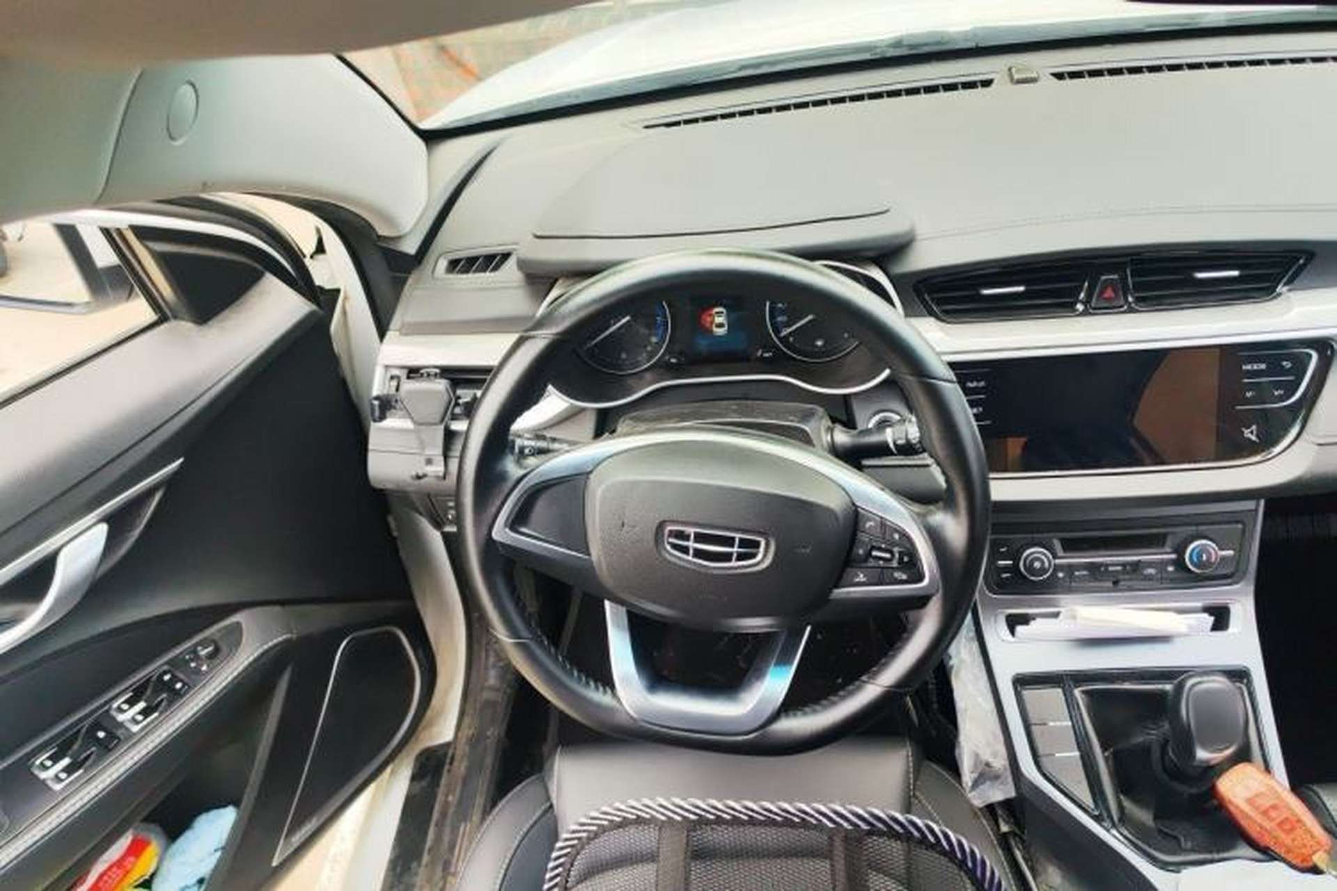 Used Geely Auto Emgrand 2019 Leading Edition 1.5L Manual Luxury Model China VI Standard Steering Wheel