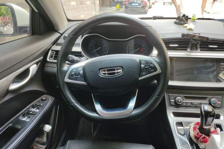 Used Geely Auto Emgrand 2019 Leading Edition 1.5L CVT Luxury Model China VI Standard Steering Wheel