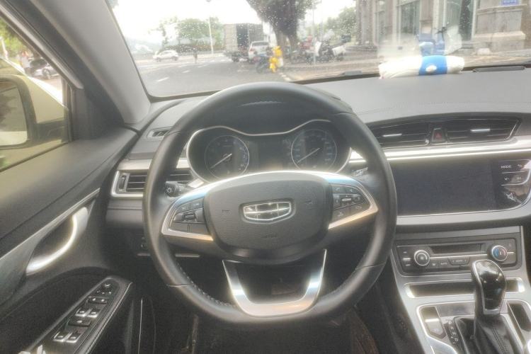 Used Geely Auto Emgrand 2019 Leading Edition 1.5L CVT Luxury Model China VI Standard Steering Wheel