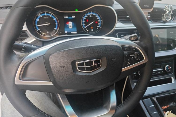 Used Geely Auto Emgrand 2019 Leading Edition 1.5L Manual Luxury Model China V Standard Steering Wheel
