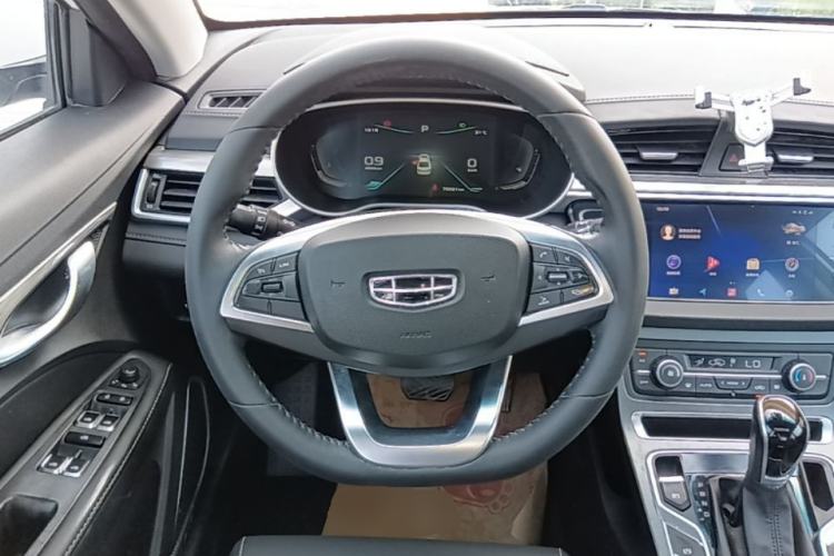 Used Geely Auto Emgrand 2019 Leading Edition 1.5L CVT Upward-Connected Model China VI Standard Steering Wheel