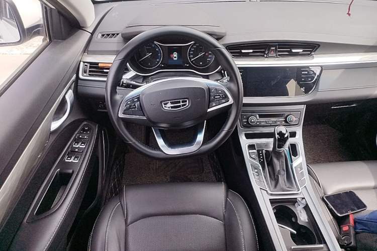 Used Geely Auto Emgrand 2019 Leading Edition 1.5L CVT Luxury Model China VI Standard Steering Wheel