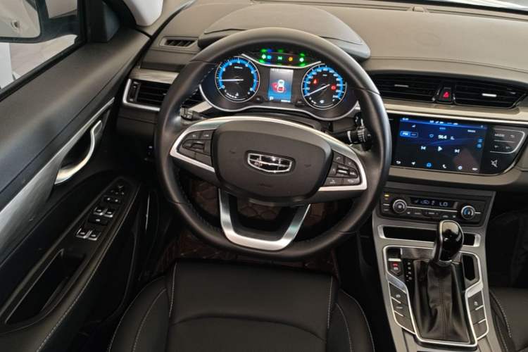 Used Geely Auto Emgrand 2019 Leading Edition 1.5L CVT Luxury Model China VI Standard Steering Wheel