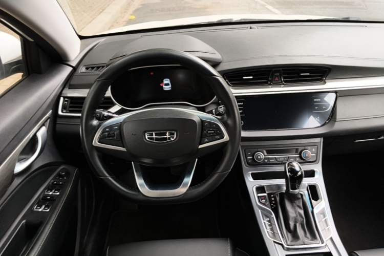 Used Geely Auto Emgrand 2019 Leading Edition 1.5L CVT Upward-Connected Model China VI Standard Steering Wheel