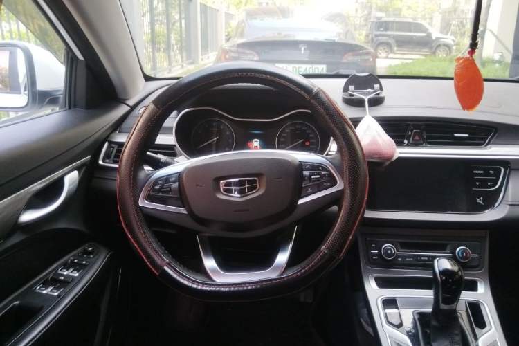 Used Geely Auto Emgrand 2019 Leading Edition 1.5L CVT Luxury Model China VI Standard Steering Wheel