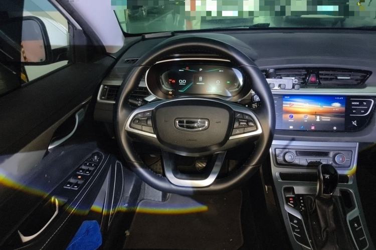 Used Geely Auto Emgrand 2019 Leading Edition 1.5L CVT Upward-Connected Model China VI Standard Steering Wheel