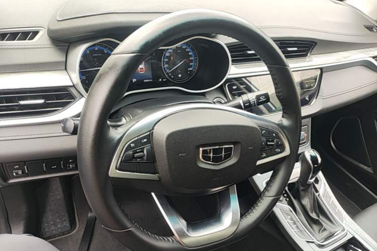 Used Geely Auto Emgrand 2019 Leading Edition 1.5L CVT Luxury Model China VI Standard Steering Wheel