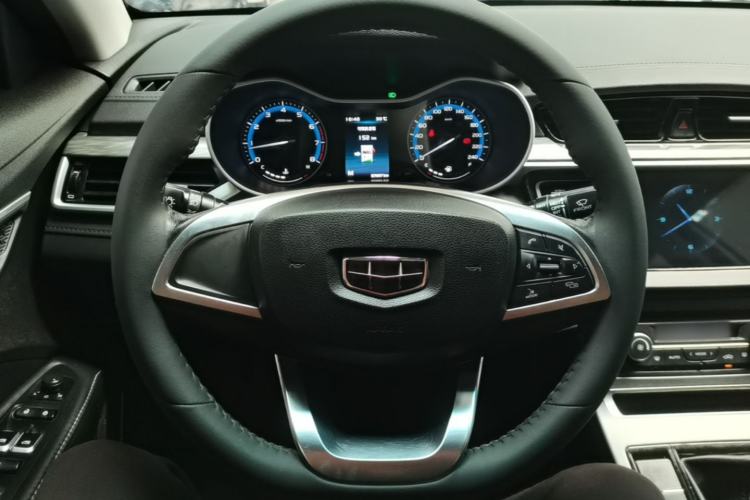Used Geely Auto Emgrand 2019 Leading Edition 1.5L Manual Luxury Model China VI Standard Steering Wheel