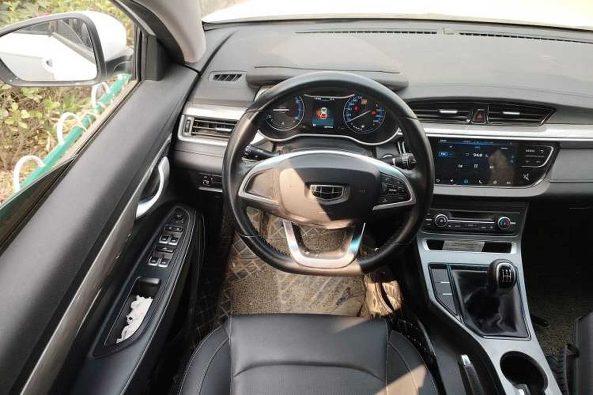 Used Geely Auto Emgrand 2019 Leading Edition 1.5L Manual Luxury Model China VI Standard Steering Wheel
