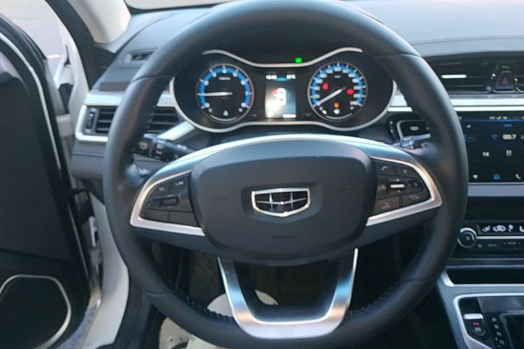 Used Geely Auto Emgrand 2019 Leading Edition 1.5L CVT Luxury Model China VI Standard Steering Wheel