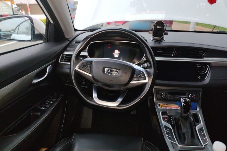 Used Geely Auto Emgrand 2019 Leading Edition 1.5L CVT Upward-Connected Model China VI Standard Steering Wheel