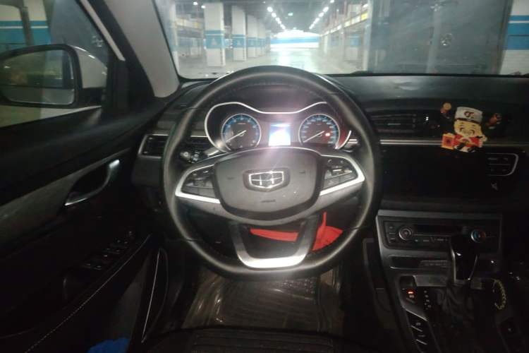Used Geely Auto Emgrand 2019 Leading Edition 1.5L CVT Luxury Model China VI Standard Steering Wheel