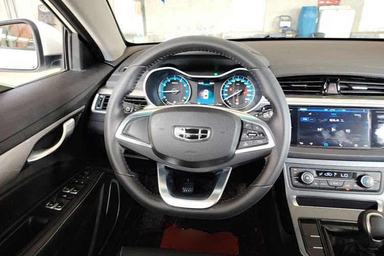 Used Geely Auto Emgrand 2019 Leading Edition 1.5L Manual Luxury Model China VI Standard Steering Wheel