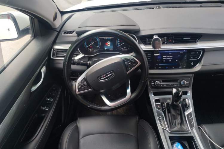 Used Geely Auto Emgrand 2019 Leading Edition 1.5L CVT Luxury Model China VI Standard Steering Wheel