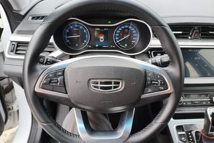 Used Geely Auto Emgrand 2019 Leading Edition 1.5L CVT Luxury Model China VI Standard Steering Wheel