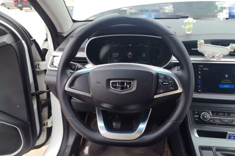 Used Geely Auto Emgrand 2019 Leading Edition 1.5L Manual Upgraded Connectivity Model China VI Standard Steering Wheel