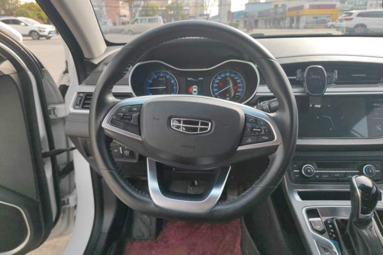 Used Geely Auto Emgrand 2019 Leading Edition 1.5L CVT Luxury Model China VI Standard Steering Wheel