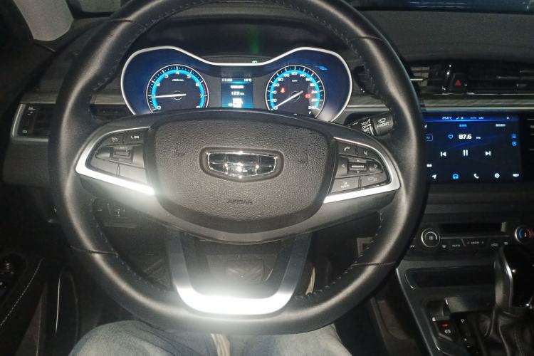 Used Geely Auto Emgrand 2019 Leading Edition 1.5L CVT Luxury Model China VI Standard Steering Wheel