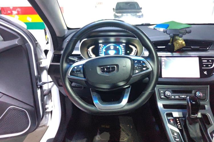 Used Geely Auto Emgrand 2019 Leading Edition 1.5L CVT Upward-Connected Model China VI Standard Steering Wheel