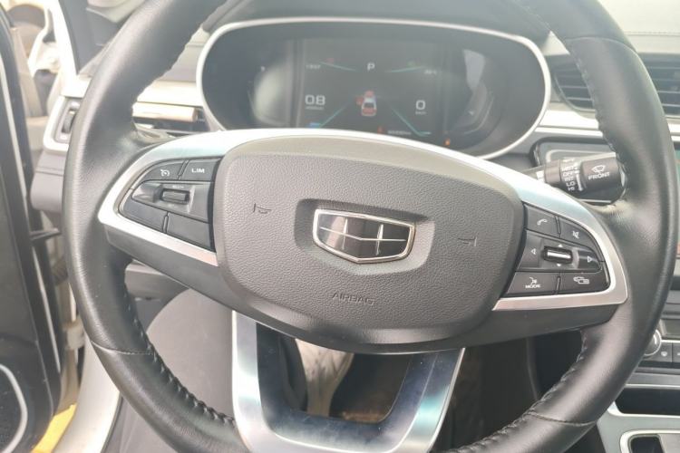 Used Geely Auto Emgrand 2019 Leading Edition 1.5L CVT Upward-Connected Model China VI Standard Steering Wheel