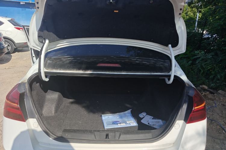 Used Geely Auto Emgrand 2019 Leading Edition 1.5L Manual Upward Asian Games Edition China VI Trunk