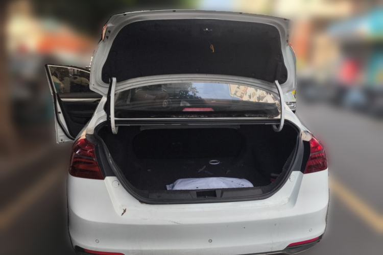 Used Geely Auto Emgrand 2019 Leading Edition 1.5L Manual Upgraded Connectivity Model China VI Standard Trunk