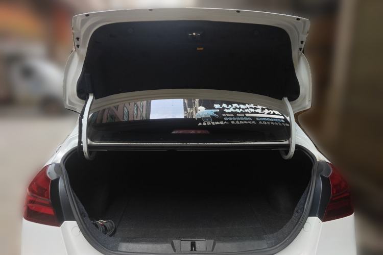Used Geely Auto Emgrand 2019 Leading Edition 1.5L CVT Luxury Model China VI Standard Trunk