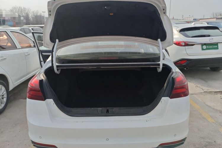Used Geely Auto Emgrand 2019 Leading Edition 1.5L Manual Luxury Model China VI Standard Trunk