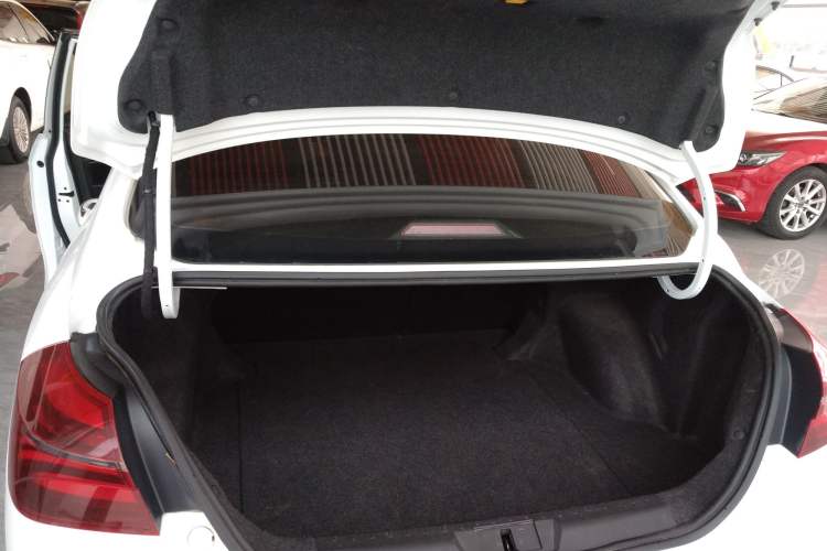 Used Geely Auto Emgrand 2019 Leading Edition 1.5L CVT Upward Asian Games Edition China VI Trunk