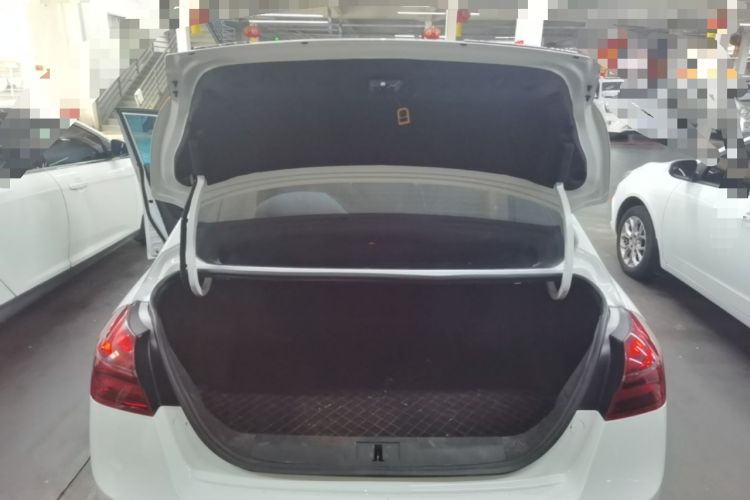 Used Geely Auto Emgrand 2019 Leading Edition 1.5L CVT Upward-Connected Model China VI Standard Trunk