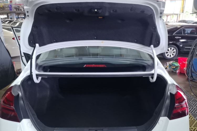 Used Geely Auto Emgrand 2019 Leading Edition 1.5L CVT Luxury Model China VI Standard Trunk