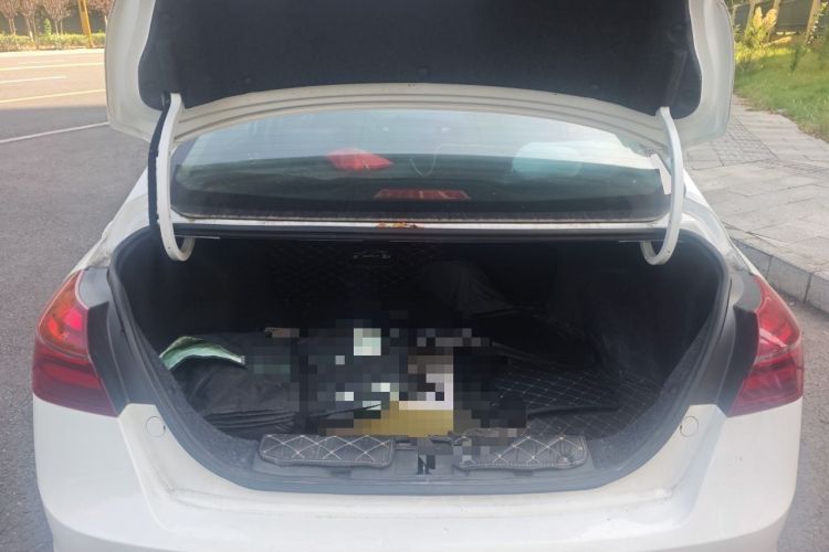 Used Geely Auto Emgrand 2019 Leading Edition 1.5L CVT Upward-Connected Model China VI Standard Trunk