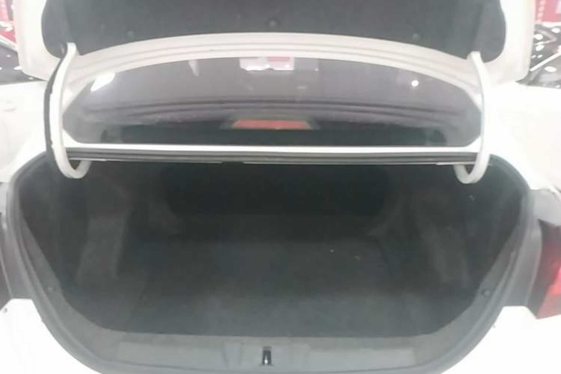 Used Geely Auto Emgrand 2019 Leading Edition 1.5L CVT Upward-Connected Model China VI Standard Trunk