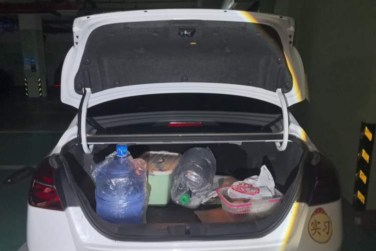 Used Geely Auto Emgrand 2019 Leading Edition 1.5L CVT Luxury Model China VI Standard Trunk