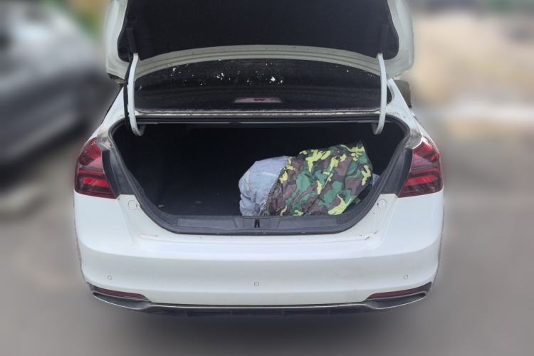Used Geely Auto Emgrand 2019 Leading Edition 1.5L Manual Luxury Model China VI Standard Trunk